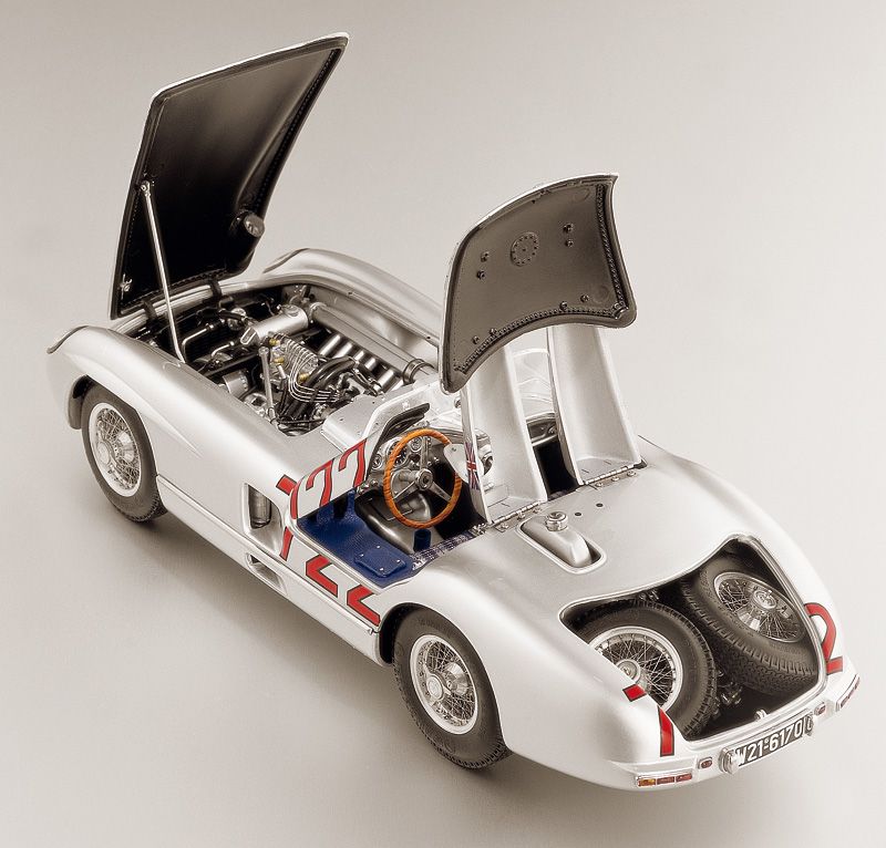 M-066 CMC Mercedes 300 SLR