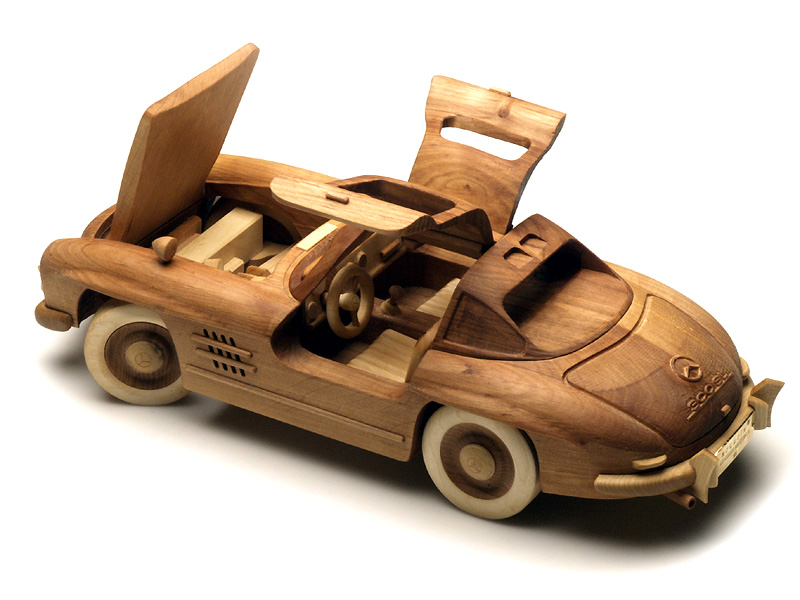 Mercedes 300SL Modellauto in Holz