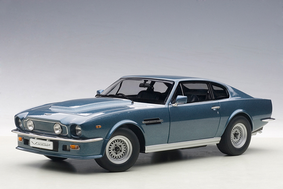 Autoart Aston Martin V8 Vantage 1985 Chinchester Blue