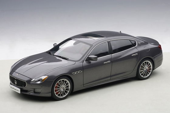 Autoart Modellauto Maserati Quattroporte GTS 2015 Grau