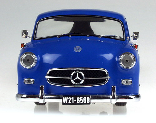 Mercedes Rennstransporter Modellauto