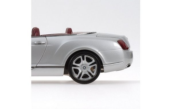 Bild 3 - Bentley continental GTC 1/18 Modellauto