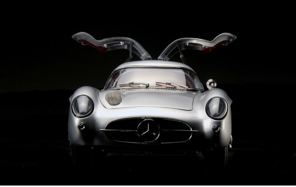 Bild 3 - Mercedes Benz 300 SLR Uhlenhaut Coupe