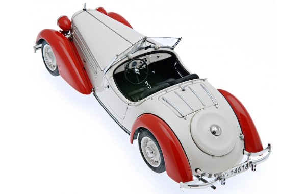 Bild 4 - Audi 225 Front Roadster