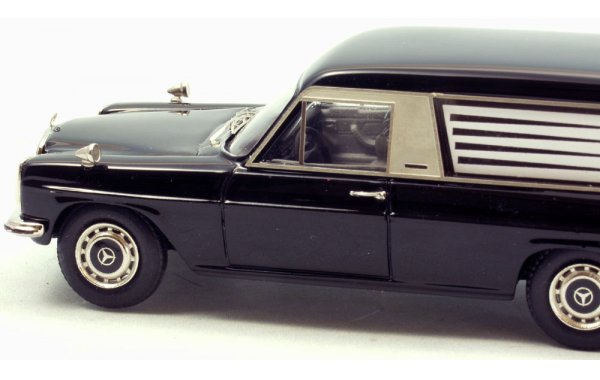 Bild 3 - Mercedes-Benz -8 Bestattungswagen
