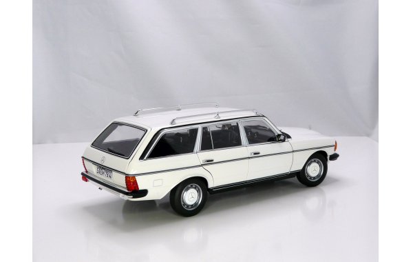Bild 2 - Mercedes Benz S123 T-Modell