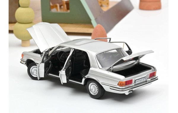 Bild 2 - Mercedes Benz 450 SEL 6.9 1978