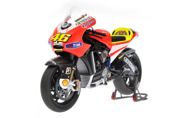 Bild 7 - Ducati Desmosedici Valentino Rossi Launch Version 2011