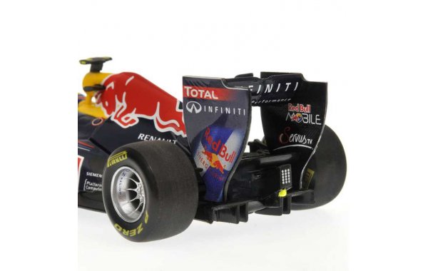 Bild 3 - Red Bull Racing RB7 Mark Webber 2010