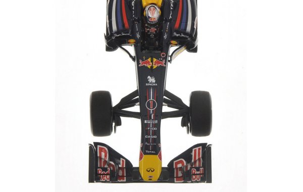 Bild 3 - Red Bull Racing RB7 Sebastian Vettel Winner Malaysian GP 2011