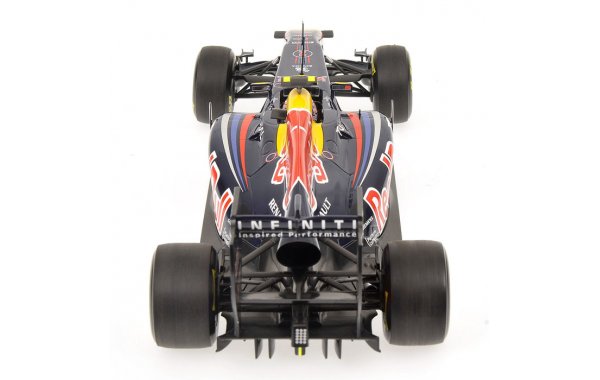 Bild 3 - Red Bull Racing RB7 Mark Webber 2011