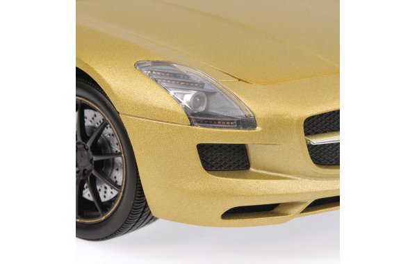 Bild 6 - Mercedes Benz SLS AMG 1/18 Modellauto