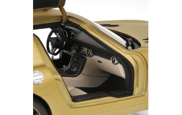 Bild 8 - Mercedes Benz SLS AMG 1/18 Modellauto