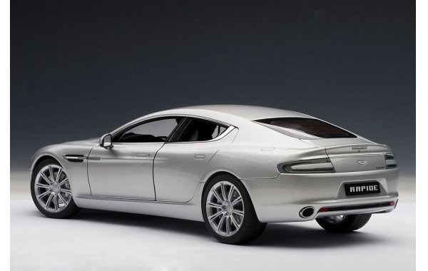 Bild 9 - Aston Martin Rapide 2010