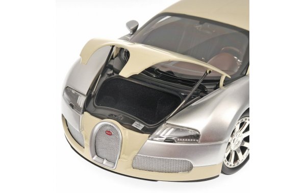 Bild 2 - Bugatti Veyron Centanaire 1/18 Modellauto