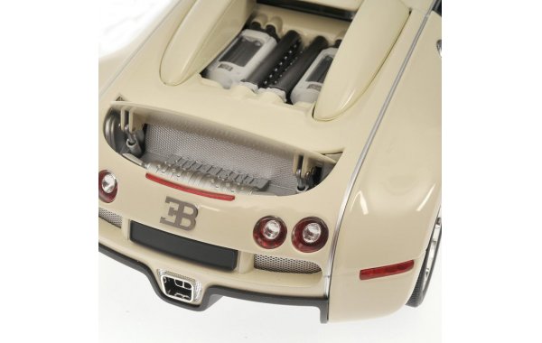 Bild 7 - Bugatti Veyron Centanaire 1/18 Modellauto
