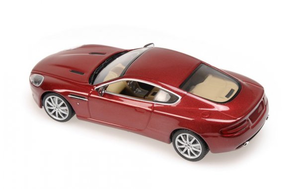 Bild 2 - Aston Martin DB9