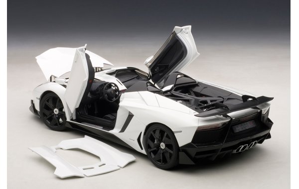 Bild 2 - Lamborghini Aventador J 2012