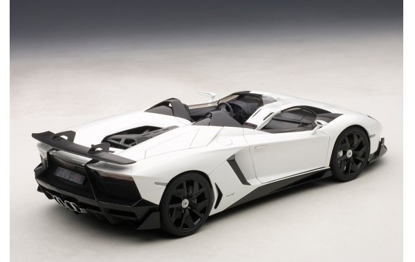 Bild 4 - Lamborghini Aventador J 2012