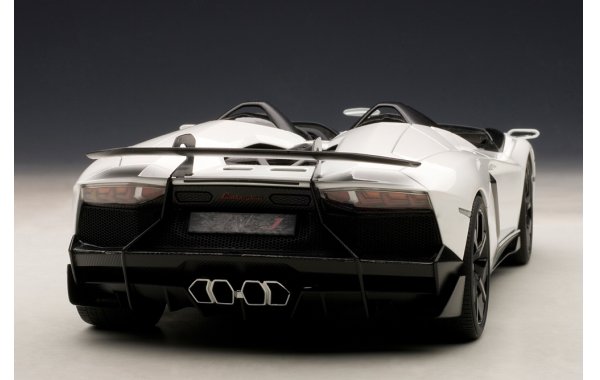 Bild 5 - Lamborghini Aventador J 2012