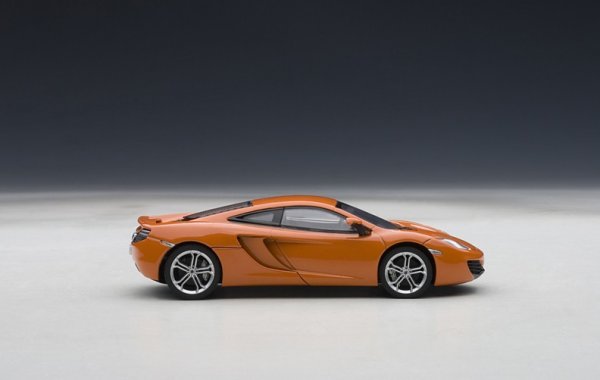 Bild 4 - McLaren MP4-12C 1/43 Modellauto