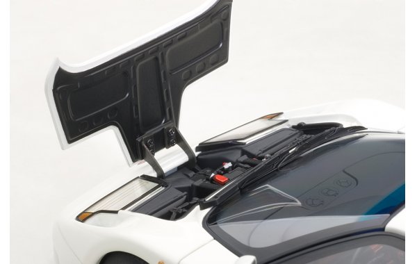 Bild 12 - Bugatti EB 110 GT 1991