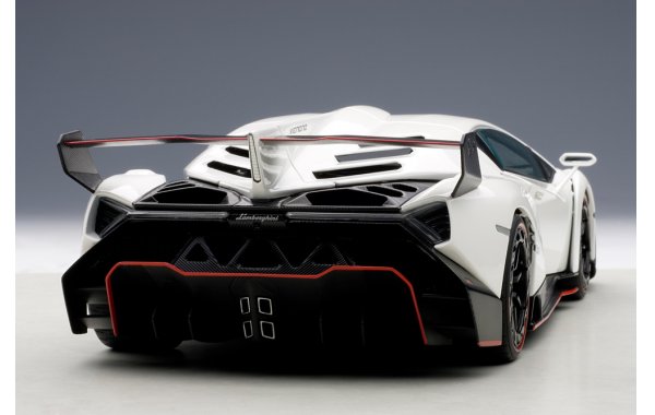 Bild 8 - Lamborghini Veneno 2013