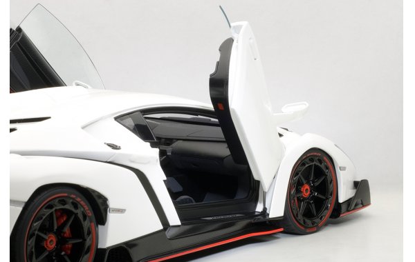 Bild 15 - Lamborghini Veneno 2013