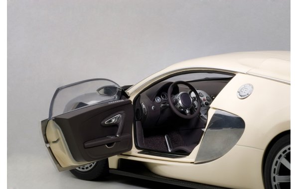 Bild 2 - Bugatti Veyron EB 16.4 Le Edition Centenaire