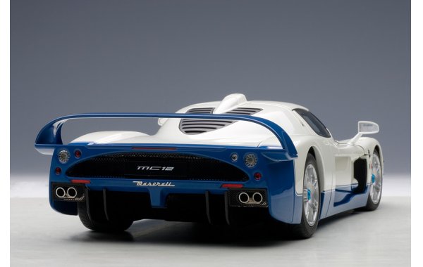 Bild 11 - Maserati MC12 Presentation Car 2004