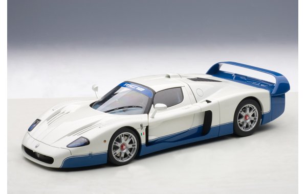 Bild 13 - Maserati MC12 Presentation Car 2004