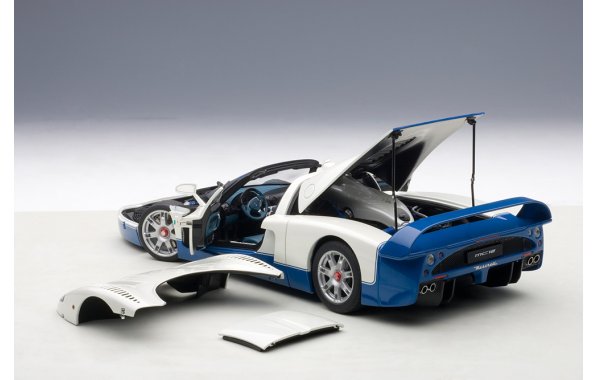 Bild 17 - Maserati MC12 Presentation Car 2004