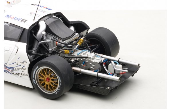 Bild 11 - Porsche 911 GT1 1997 Autoart Modellauto