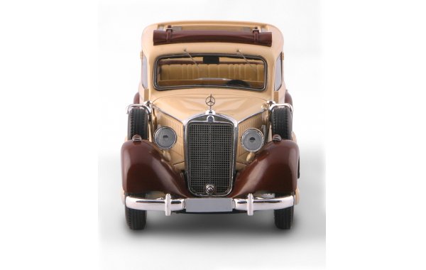 Bild 5 - Mercedes-Benz 260D Pullmann Landaulet