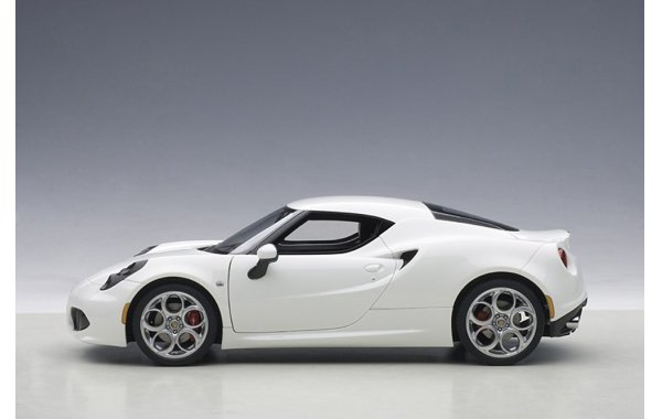 Bild 8 - Alfa Romeo 4C 2013