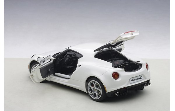 Bild 13 - Alfa Romeo 4C 2013