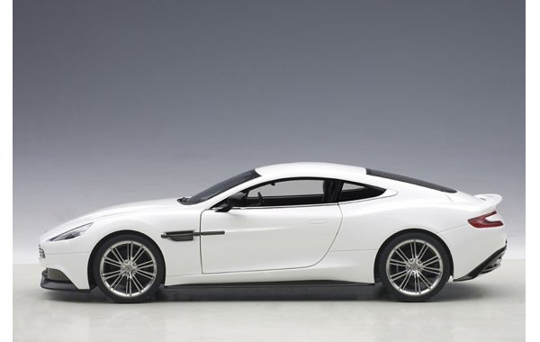 Bild 6 - Aston Martin Vanquish 2015