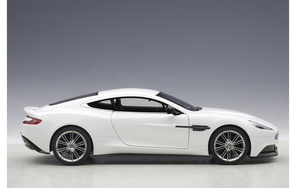 Bild 7 - Aston Martin Vanquish 2015