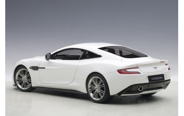 Bild 8 - Aston Martin Vanquish 2015