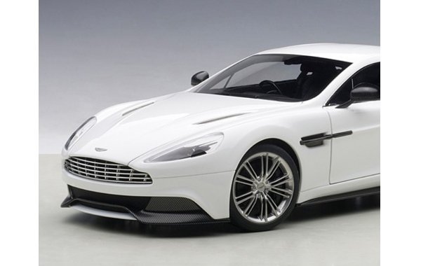 Bild 13 - Aston Martin Vanquish 2015