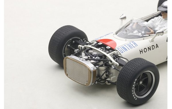 Bild 13 - Honda RA272 F1 Grand Prix Mexico 1965 Ginther #11 mit Fahrerfigur