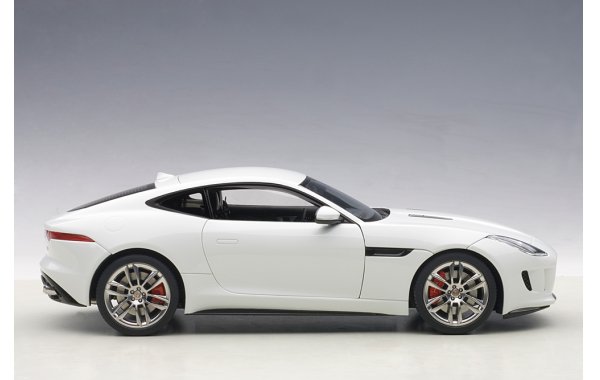 Bild 7 - Jaguar F-Type R Coupe 2015