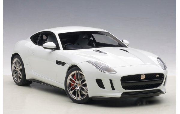 Bild 10 - Jaguar F-Type R Coupe 2015