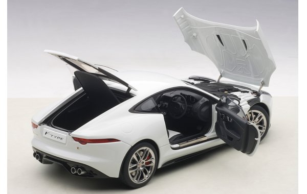 Bild 12 - Jaguar F-Type R Coupe 2015