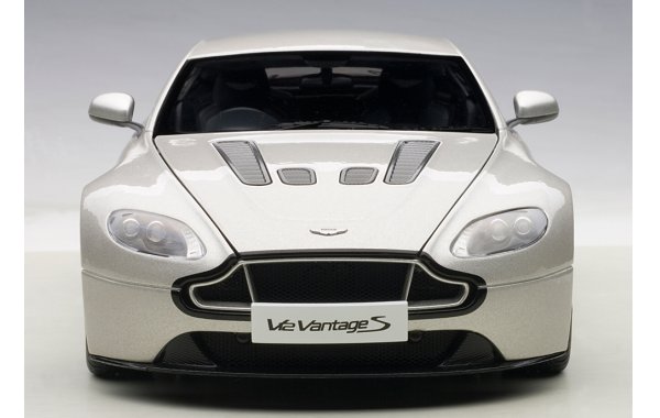 Bild 5 - Aston Martin V12 Vantage S 2015
