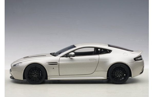 Bild 7 - Aston Martin V12 Vantage S 2015