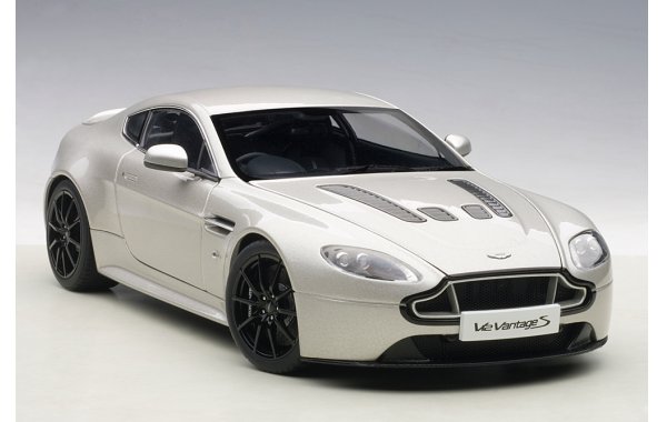 Bild 9 - Aston Martin V12 Vantage S 2015