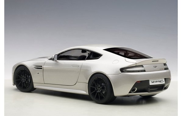 Bild 10 - Aston Martin V12 Vantage S 2015