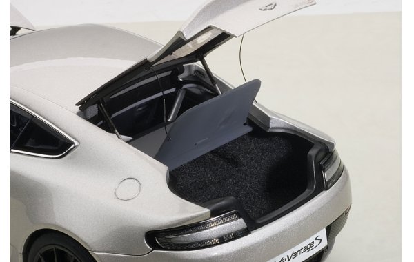Bild 12 - Aston Martin V12 Vantage S 2015