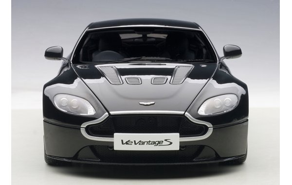 Bild 5 - Aston Martin V12 Vantage S 2015